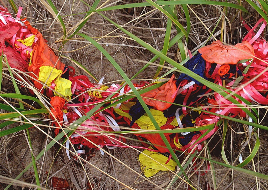 twisted-rebar-balloons-dune-grass-sutter