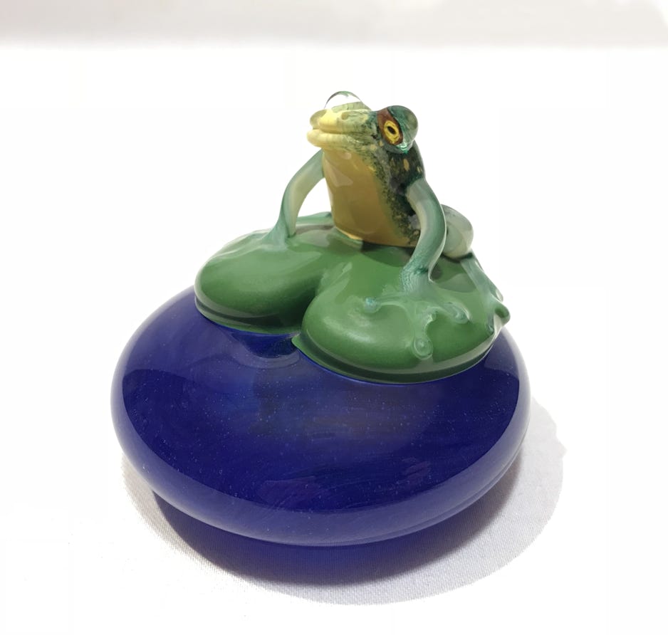 Chris Sherwin Green Frog on Lilly Pad, Blue Animal Sculpture Series 2016 Sculpted glass, applied torchwork