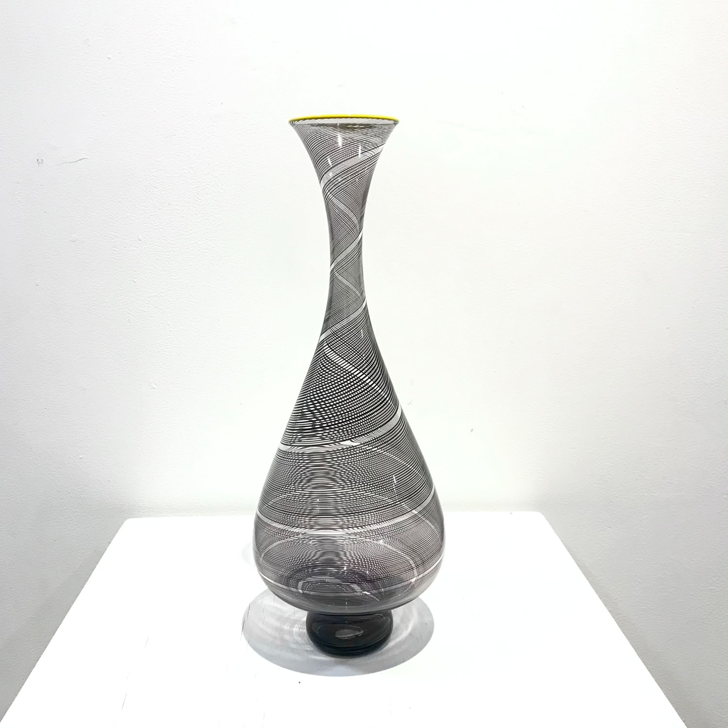 nicholas-kekic-filigrana-collection-tall-bottle-black-with-yellow-lip