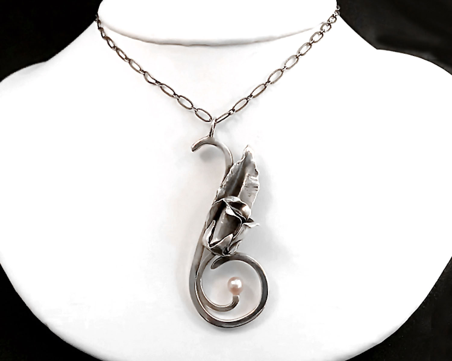 Bonnie North Rosebud with pearl